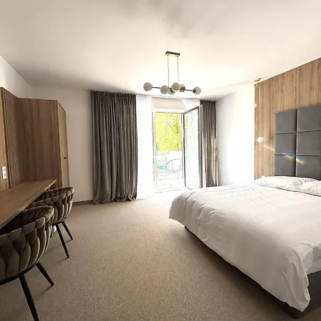 Eden Premium Jacuzzi, Sauna Aparthotel