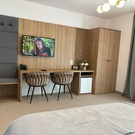 Eden Premium Jacuzzi, Sauna Апартаменты *
